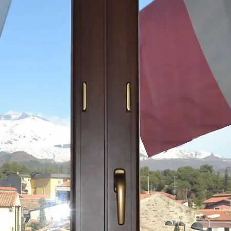 Etna Akme B&B 니콜로시